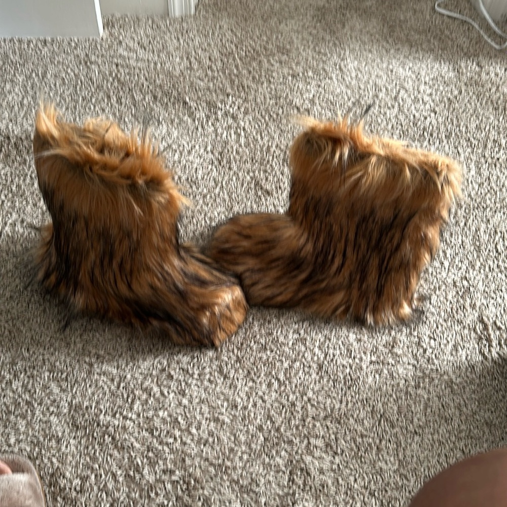 Women’s Fluffy Snow Boots